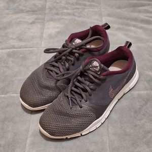 Nike Flex Essential Shoes